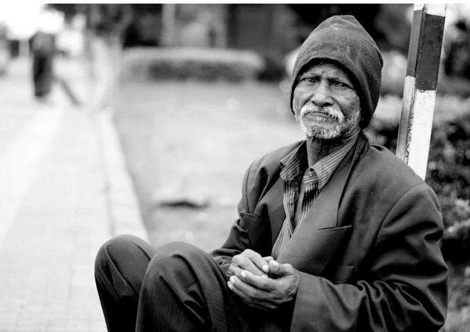 Jak rozwiązać problem bezdomności? Analiza