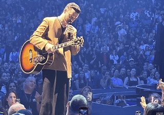 Justin Timberlake przerwał koncert, żeby pomóc zaręczyć się parze [VIDEO]