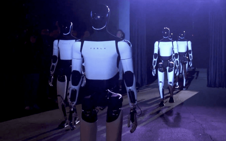 Tesla prezentuje humanoidalnego robota Optimus i nowy pojazd Robovan