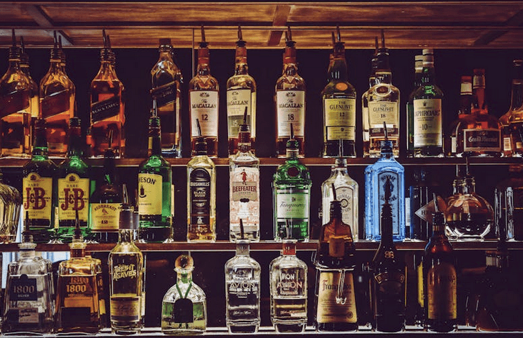 Nowa inicjatywa w walce z alkoholizmem w Polsce – Rząd pracuje nad minimalną ceną alkoholu
