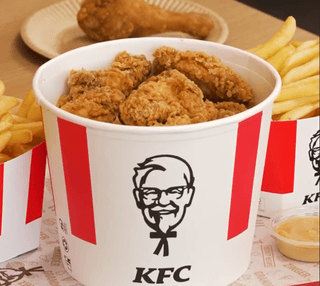 Sprzedawali PRZETERMINOWANE mięso w KFC! Skandal w Danii