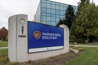 Hollywood atakuje generatywne AI: pozew Warner Bros przeciw Midjourney